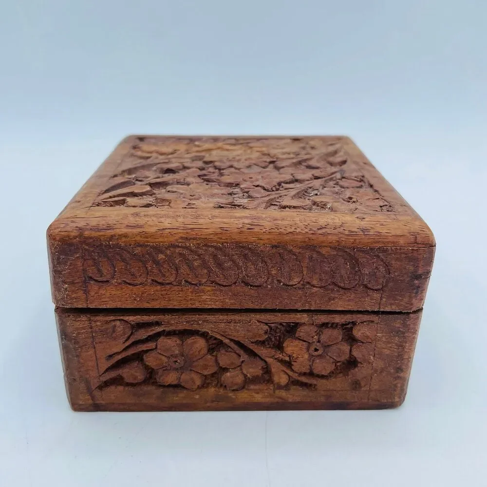 Vintage Decorative Carved Hinged Wooden Trinket Jewelry Snuff Box w/ Flowers
